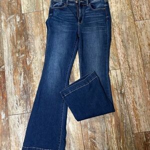 Women’s Judy Blue high waisted flare jeans size 11/30 with 34” inseam.